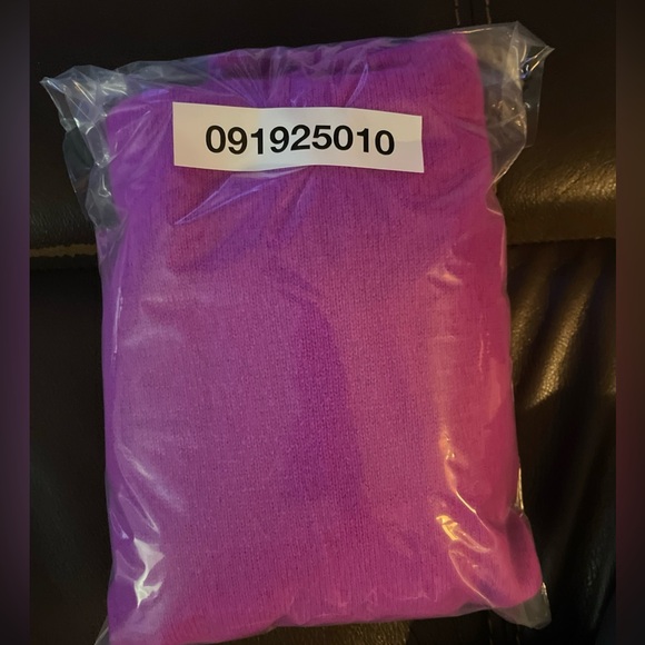 Antonio Melani 100% Cashmere Purple Off Shoulder Sweater Women’s Large NWT # - Picture 7 of 7